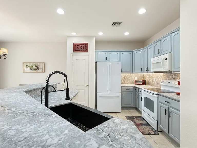22226 N Las Positas Dr — Photo 9
