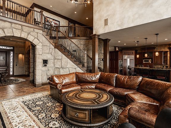 3rd image of 11281 Golden Bear Way