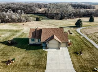 825 Wedgewood Ct, Plattsmouth, NE 68048