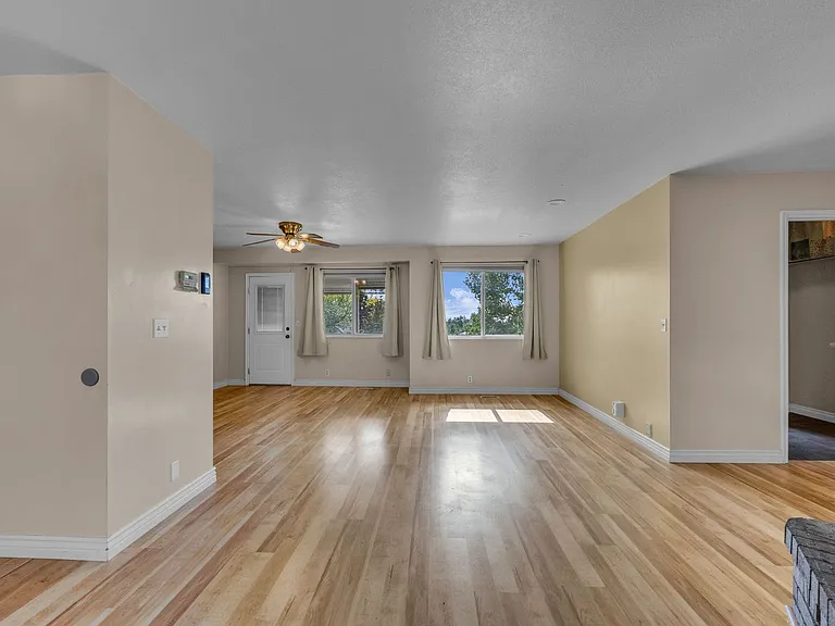 567 N Allanwood Pl — Photo 7