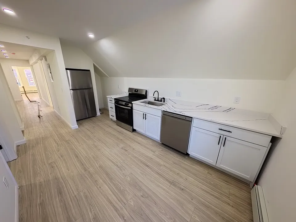 11 Adams St #3