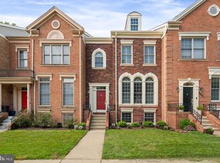 8037 Tanworth Ct, Springfield, VA 22152