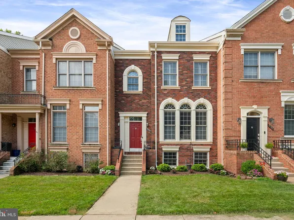 8037 Tanworth Ct, Springfield, VA 22152