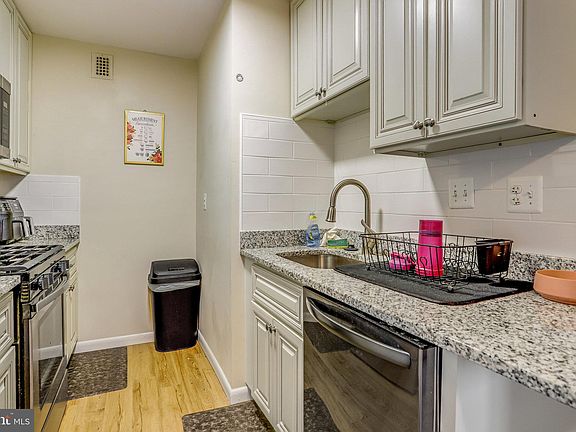 4th image of 5340 Holmes Run Pkwy Unit 1609