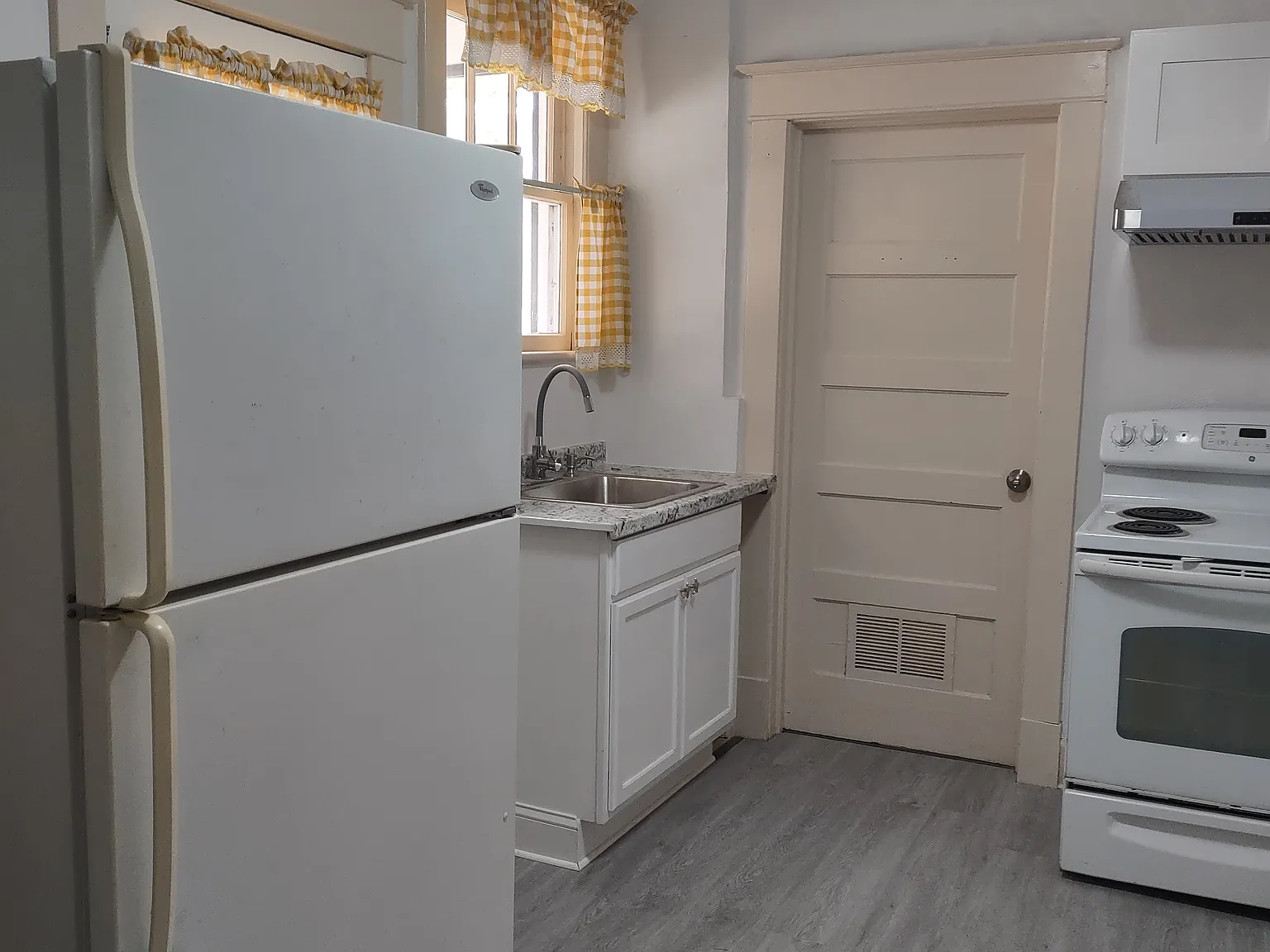 1 bed, 200 sqft, $950 — Photo 2