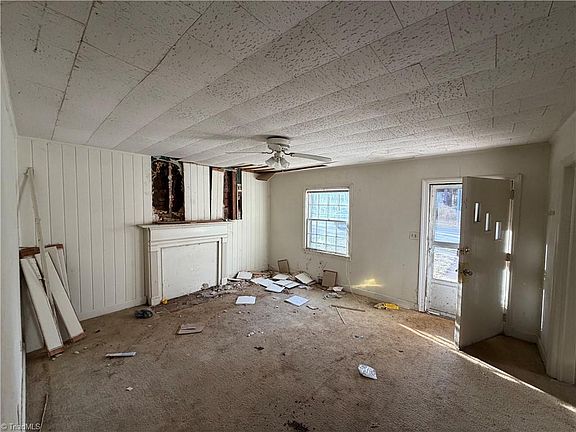 3rd image of 313 Lockland Ave