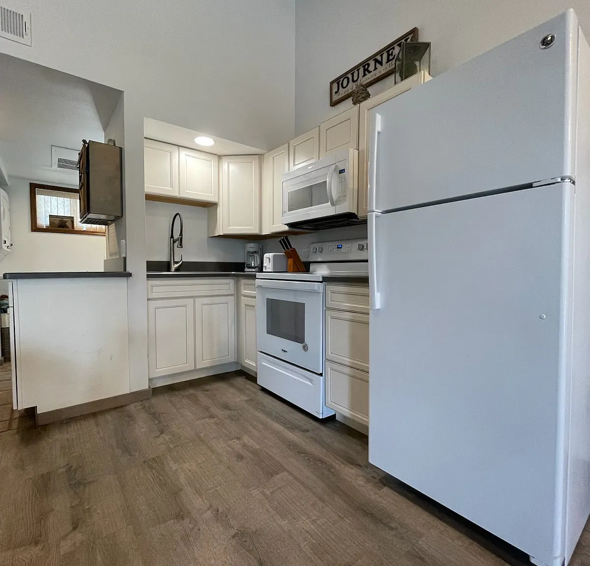 1 bed, 733 sqft, $1,600 — Photo 1