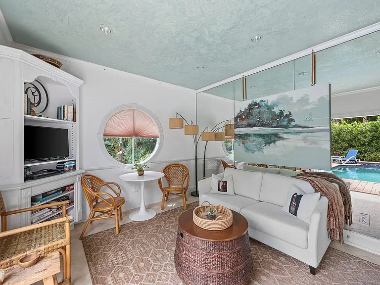 605 Sunset Rd — Photo 34