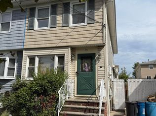 35 Bent St, Staten Island, NY 10312