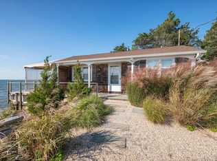 30 E Rampasture Rd, Hampton Bays, NY 11946
