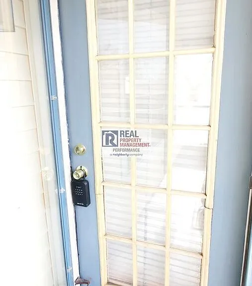 531 Clubhouse Ct #12 — Photo 3