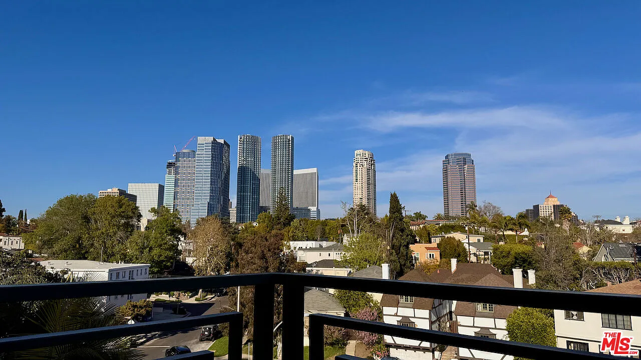 2 bed, 2.5 bath, 1994 sqft, $5,995 — Photo 1