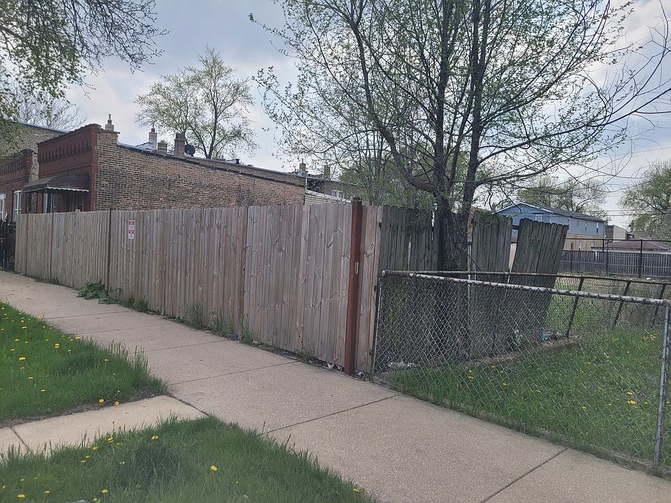2nd image of 1110 N Springfield Ave
