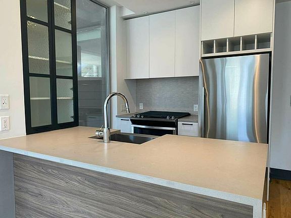 4th image of 42-36 27th St #612