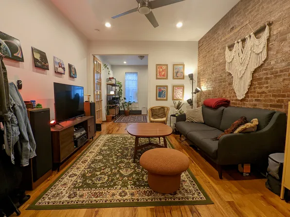286 Bleecker Street image 1 of 8