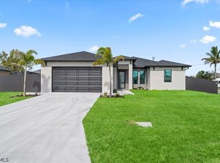 1420 NE 12th Place Cpe, Coral, FL 33909