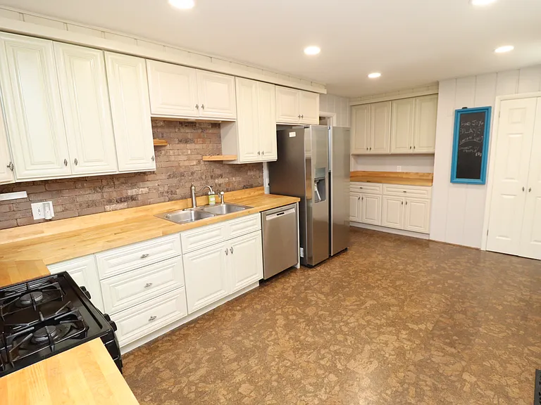 1009 Dogwood Ln — Photo 18
