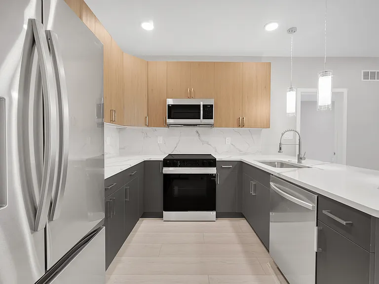 1111 S 24th St #201 — Photo 4