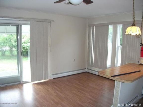 5th image of 495 Saint Thomas Dr
