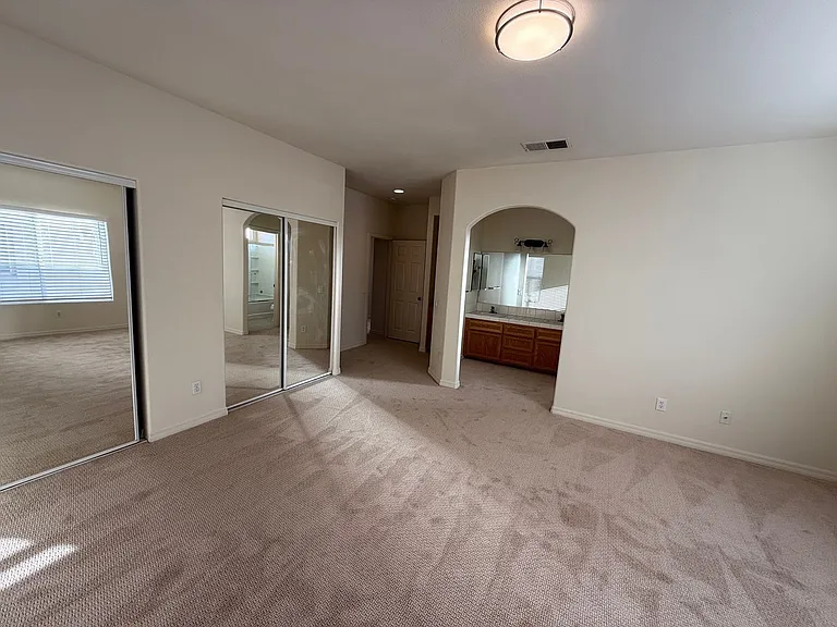 1446 Holly Ave — Photo 16