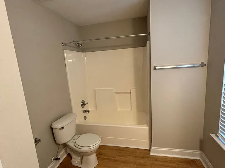 806 Whispering Willow Ct — Photo 8