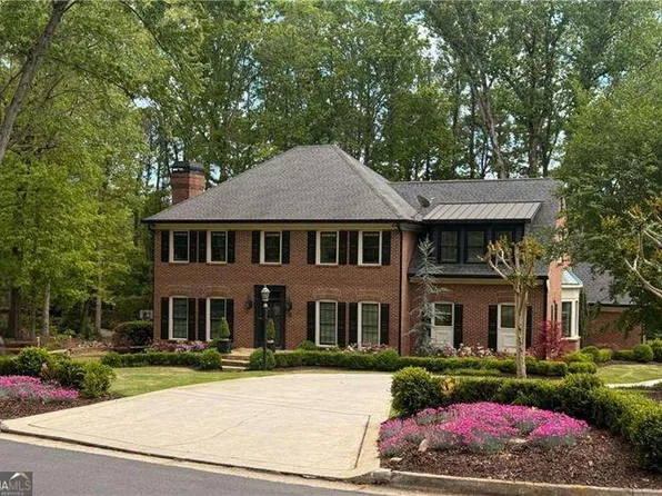 5790 Heards Forest Dr, Sandy Springs, GA 30328