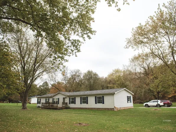 9727 Hooper Rd, Athens, OH 45701