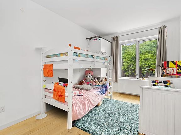 5th image of 545 Washington Ave APT 405