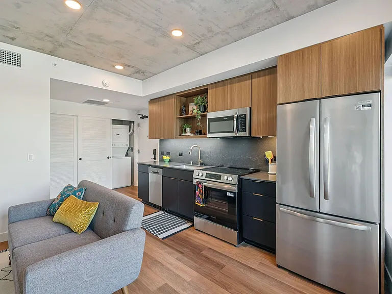 Rainford Apartments — Photo 11