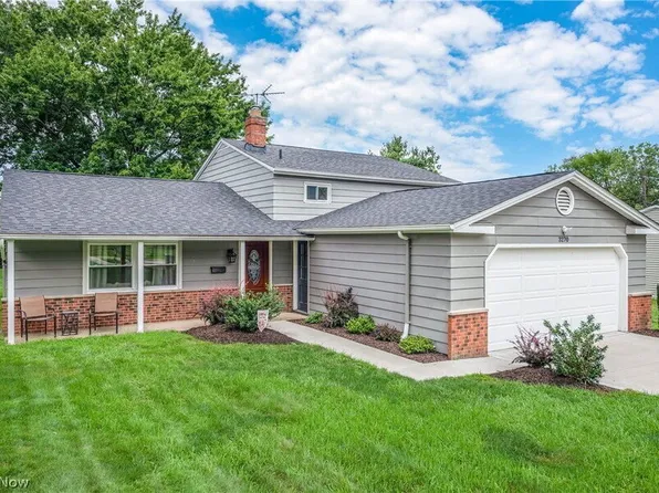 3270 Higley Rd, Rocky River, OH 44116