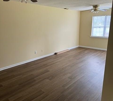 5th image of 609 Yorktown Pl #A