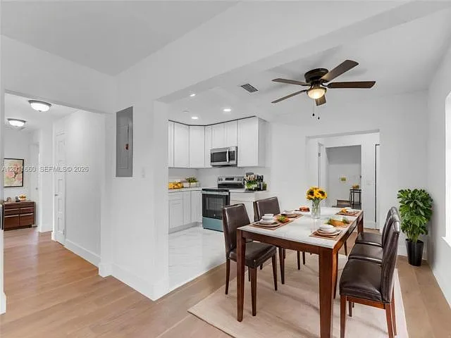 520 NW 32nd Pl — Photo 15