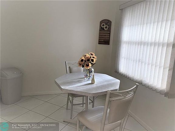 4th image of 1603 Abaco Dr APT F1