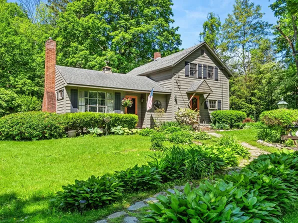 204 Cottage St, Great Barrington, MA 01230