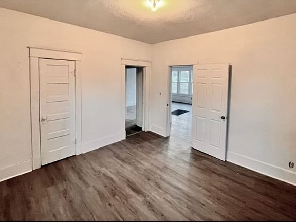 3rd image of 404 E Ashland St