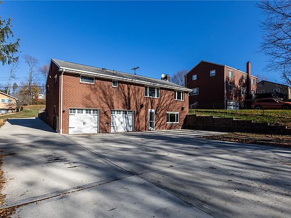 4th image of 230 Lucille St
