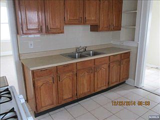 4th image of 317 Park Pl