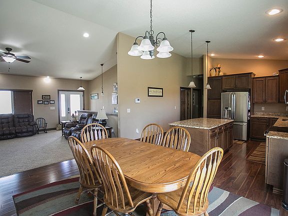2nd image of 501 Jenna Ln