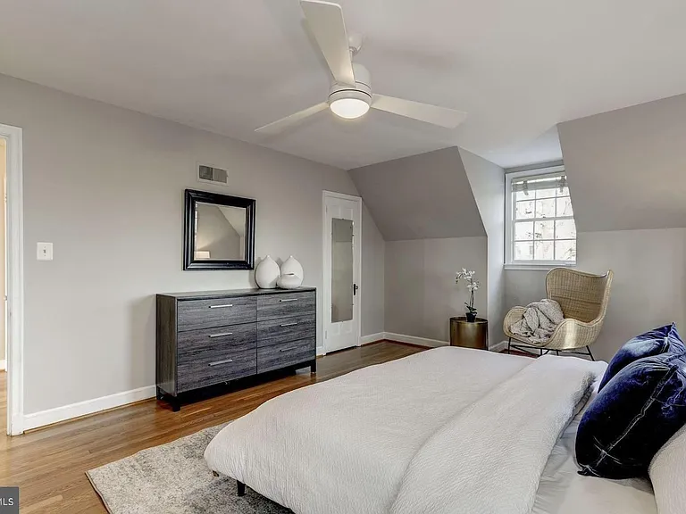 1628 N Harrison St — Photo 12