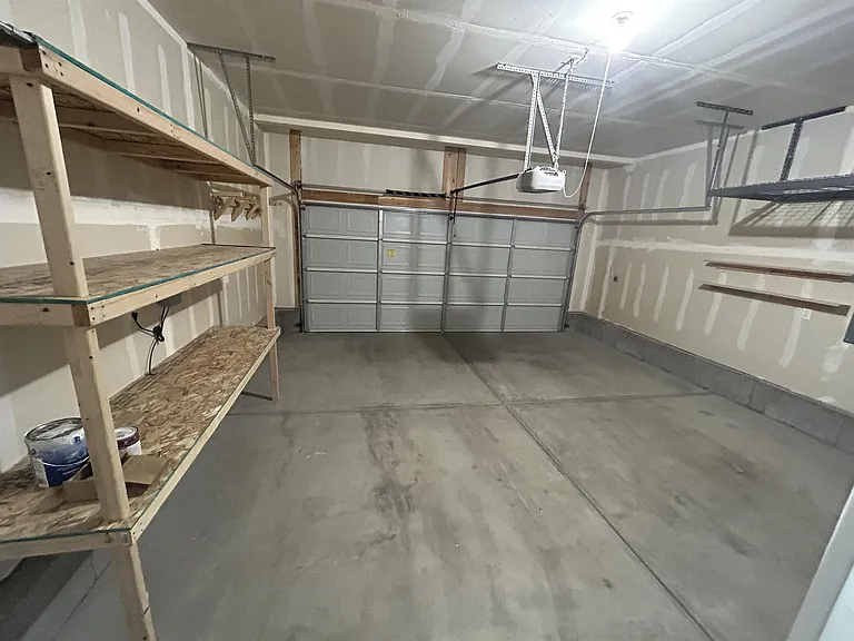 137 E Brushy Canyon St #1 — Photo 18