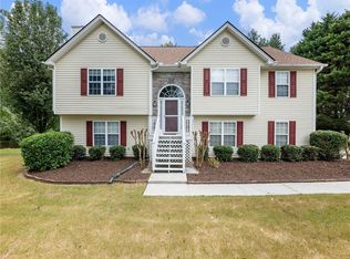 109 Kiley Dr, Hoschton, GA 30548