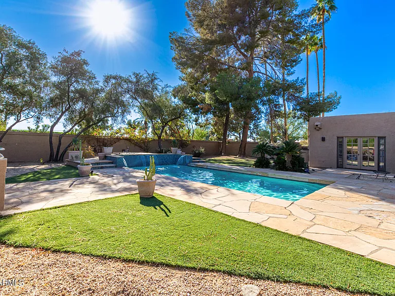 4450 E Camelback Rd #1 — Photo 47