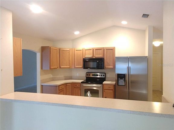 5th image of 15058 Malcolm Ave