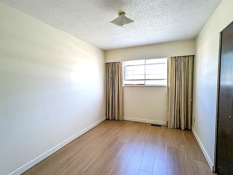 1st image of 2781 Horley St