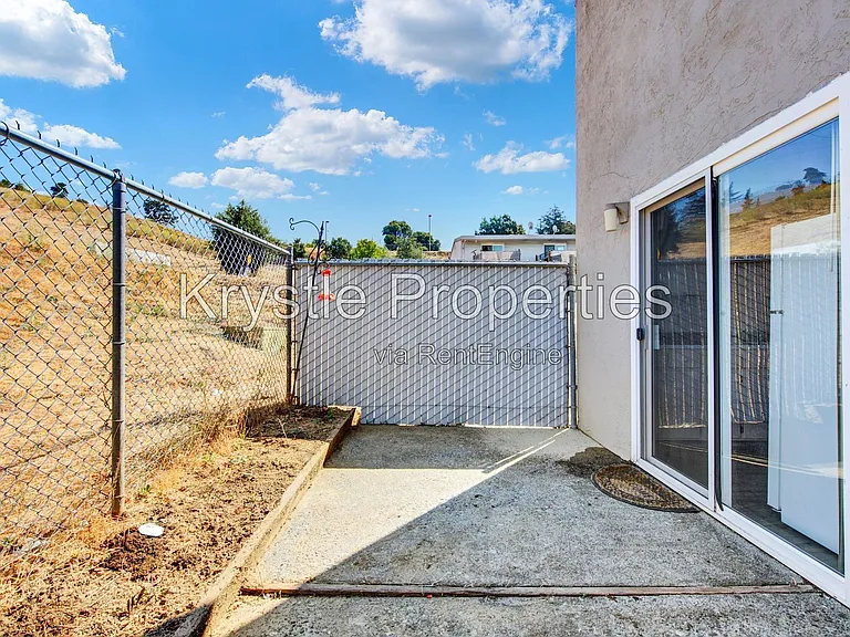 3366 Tennessee St #14 — Photo 11
