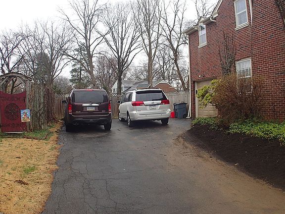 EXTRA PARKING