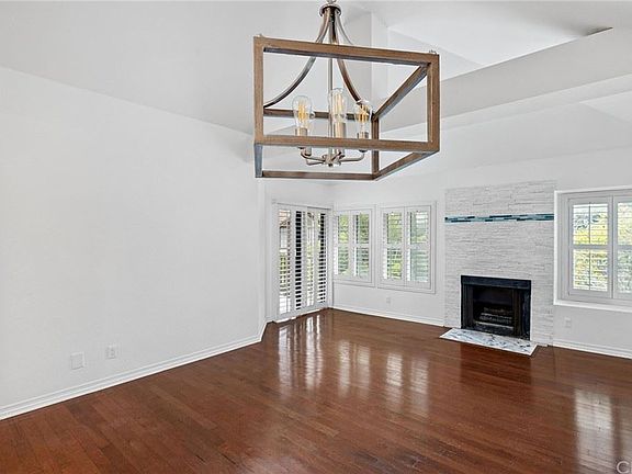 2nd image of 2559 Plaza Del Amo Unit 303