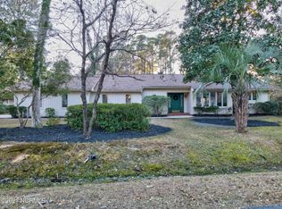2 Topsail Ct, Carolina Shor, NC 28467