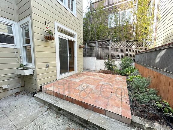 5th image of 2814 Sacramento St