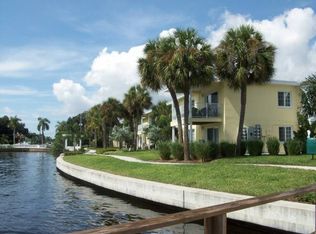 1529 Eden Isle Blvd NE APT 152, St Petersburg, FL 33704
